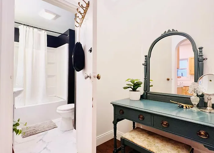 History In Lawrenceville Holiday home